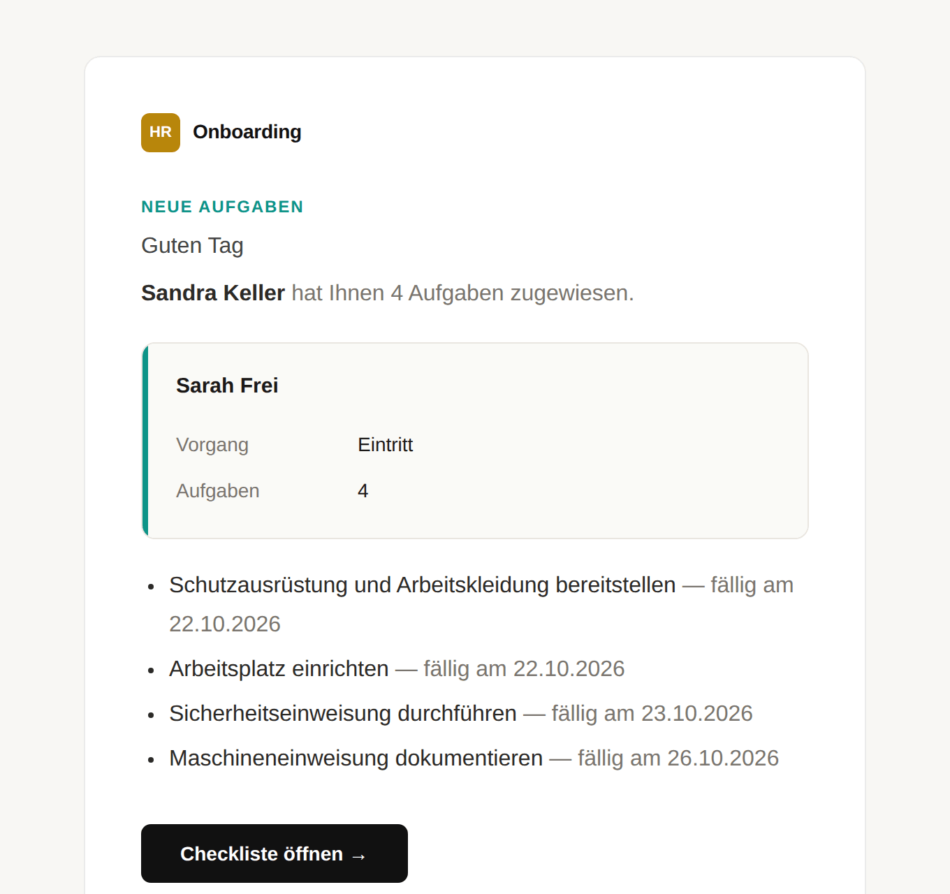 Mail an die Fachleitung mit vier zugewiesenen Aufgaben und ihren Fristen, darunter die Schutzausrüstung aus dem Baustein Produktion