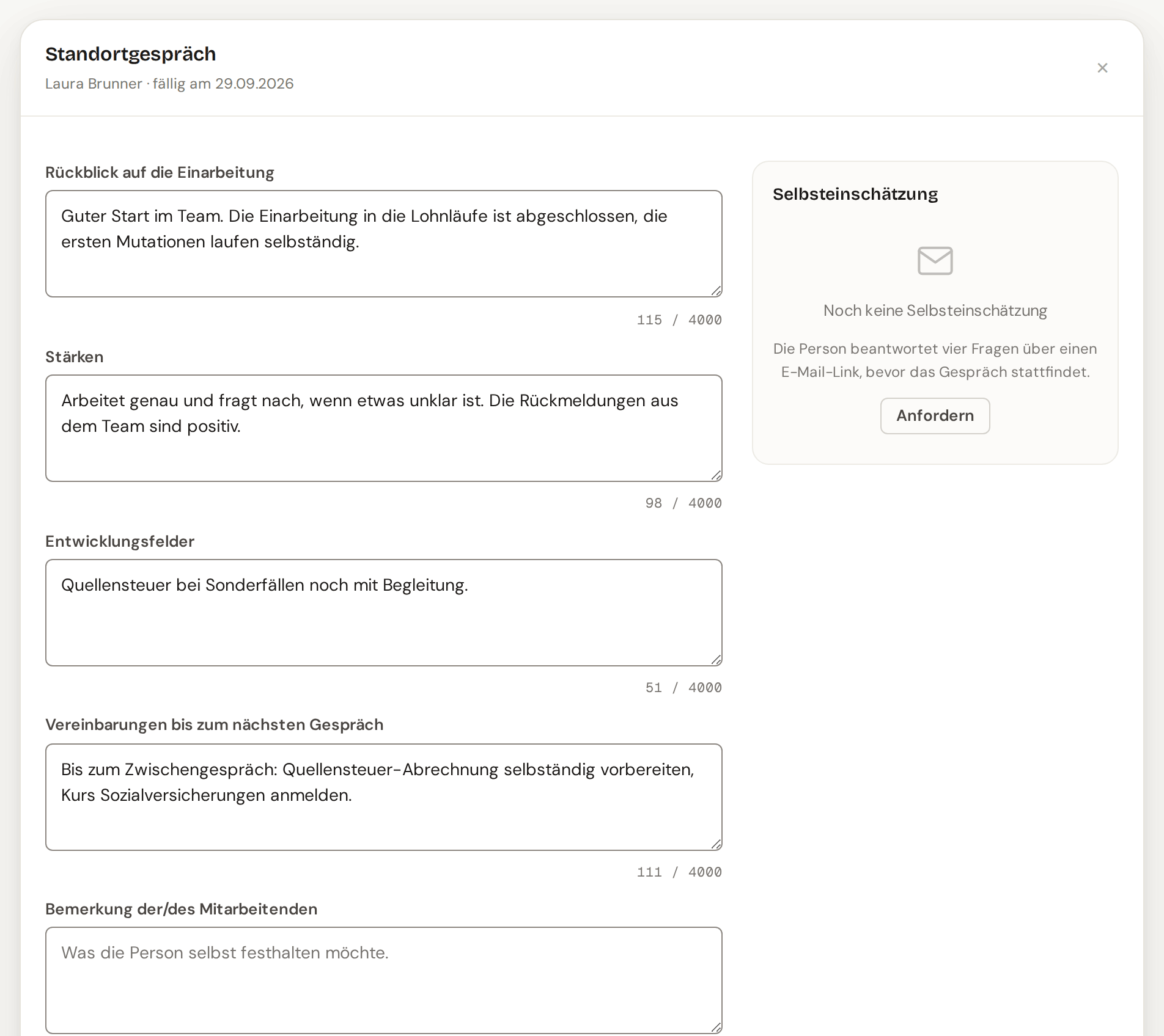 Protokoll eines Standortgesprächs im Dialog: Rückblick, Stärken, Entwicklungsfelder, daneben die Selbsteinschätzung