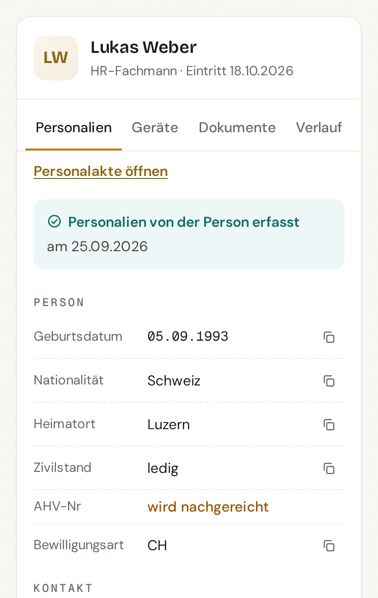 Dieselben Personalien, nachdem die Person abgeschickt hat: von der Person erfasst, AHV-Nummer wird nachgereicht