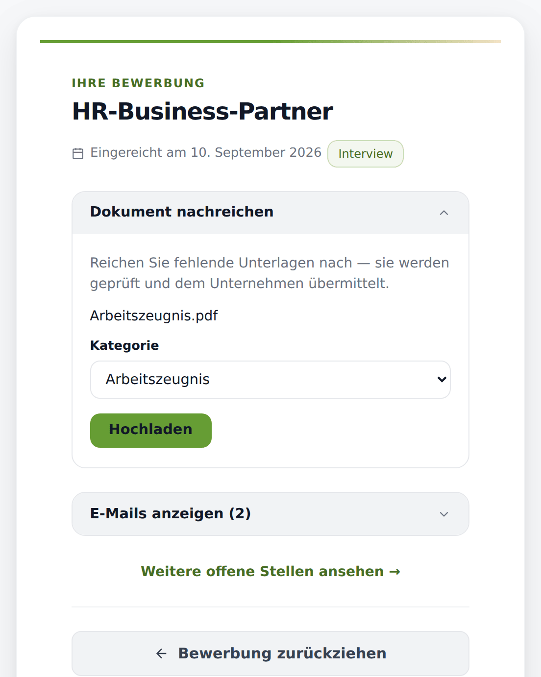 Statusportal am Computer: «Dokument nachreichen» mit gewählter Datei und Kategorie Arbeitszeugnis
